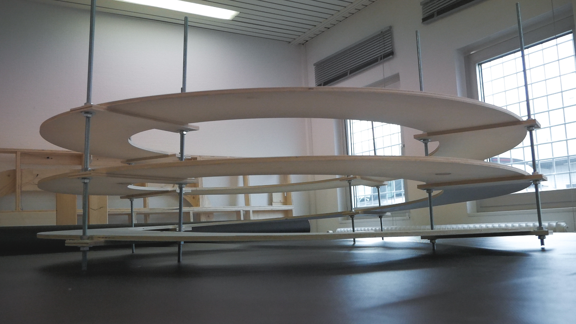 Gleiswendel zum selber bauen Spur H0 R2-R3 mit Verbinder für Märklin K-Gleise (Pappelsperrholz 8mm) – Bild 3